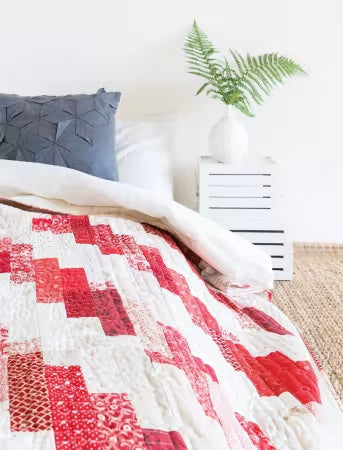 Jelly Roll Quilts in a Weekend 15 Quick and Easy Quilt Patterns From David & Charles By Pam & Nicky Lintott - BOOK - PAPER/PRINTED