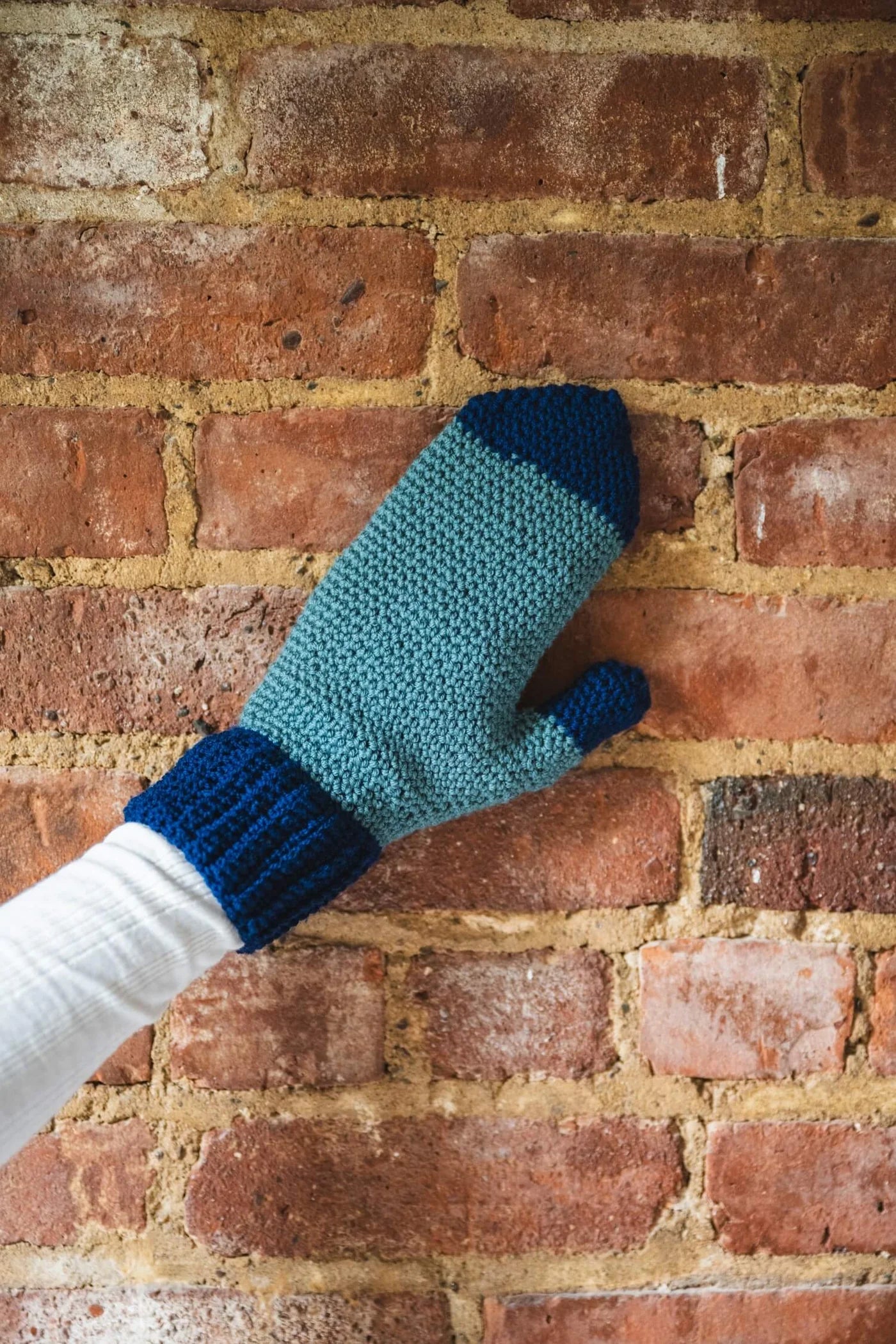 Colorplay Mittens (Crochet) From Lion Brand Yarn - FREE DIGITAL