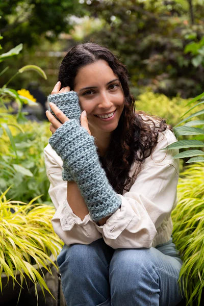 Wristers (Crochet) From Lion Brand Yarn - FREE DIGITAL